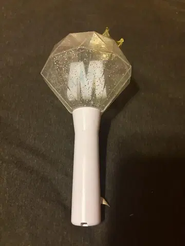 M!LK 응원봉
