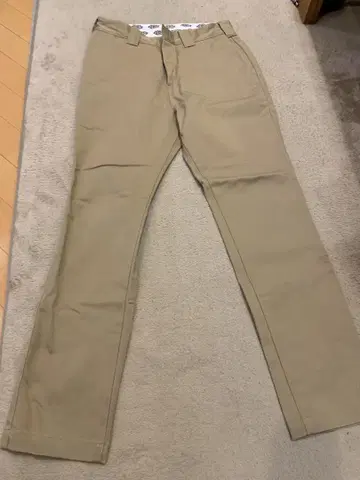 Dickies 161M40WD01 베이지 워크 팬츠 심플한 디자인