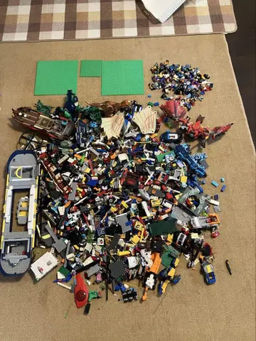 레고 블록 세트와 미니 피규어 약 100개 LEGO 단종품