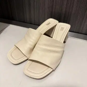 ZARA 샌들