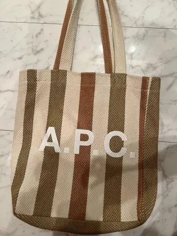 A.P.C. 스트라이프 토트백