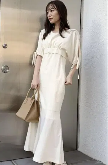 dazzlin 머메이드 원피스 화이트 M 사이즈