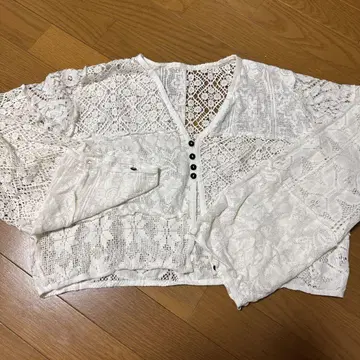anuke 앤누크 Patchwork Lace Cardigan