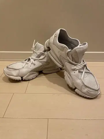 [ Reebok ] RUN R96 CN4606