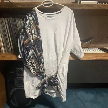glamb 도킹 스카프 티셔츠