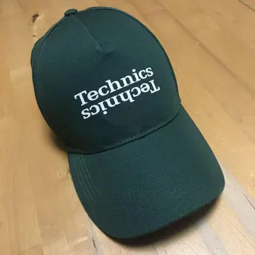 ZARA Technics 캡 그린