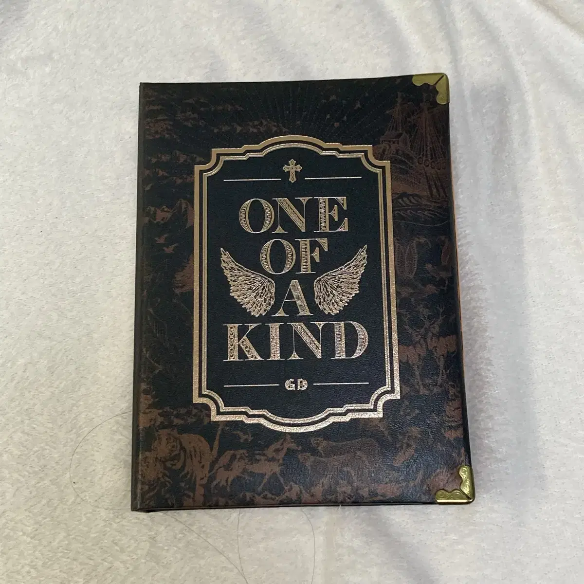 G-DRAGON | 지드래곤 GD G-dragon One of a Kind Gold/Bronze