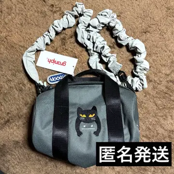 그라니프 고양이 뒤집어쓴 백