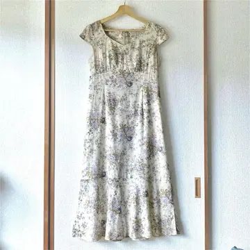 LAURA ASHLEY 로라 애슐리 꽃무늬 롱 원피스
