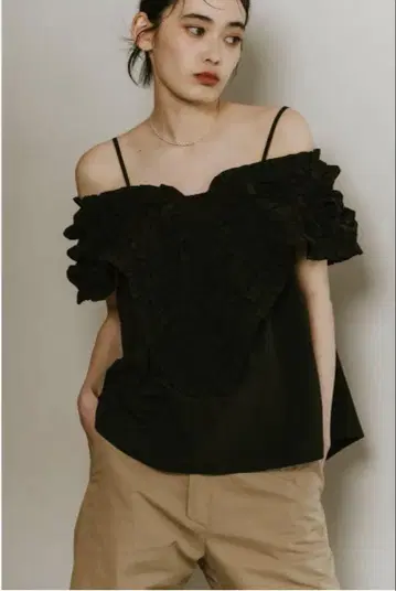 Knuth Marf 2way off shoulder blouse