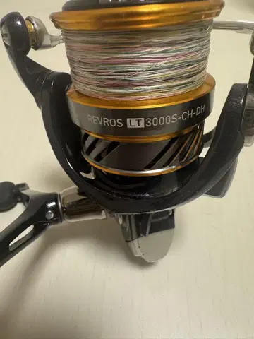 REVROS LT 3000S-CH-DH 스피닝 릴