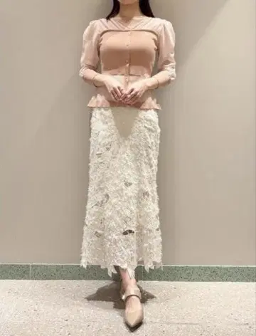 SNIDEL 자수 컷 자카드 스커트 스나이델
