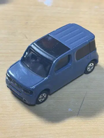 토미카 닛산 큐브