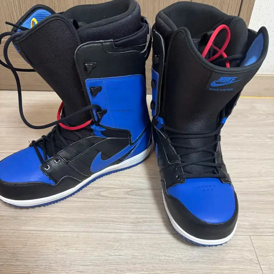 blue nike snowboard boots