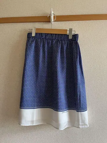 [ DOUBLE STANDAR ] 네이비와 화이트 플레어 스커트