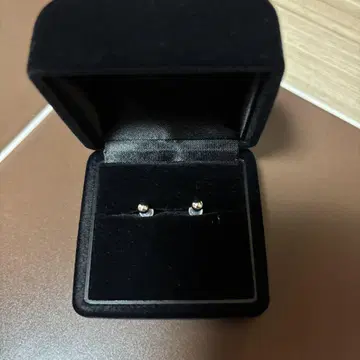 플래티넘 스터드 귀걸이 미사용 새상품