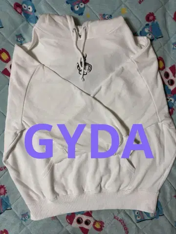 GYDA 화이트 후드 부착 후드티 COFFEE BUNNY