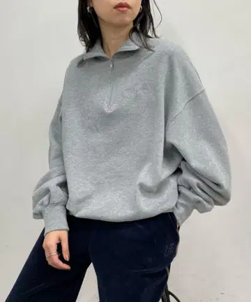 WHO'S WHO gallery PERVERT 하프 지퍼 그레이 트레이너