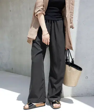SLOBEIENA 피브릴 릴랙스 팬츠 38 블랙