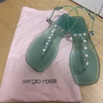 정가 5-6만 [ sergio rossi ] 스터드 샌들 38