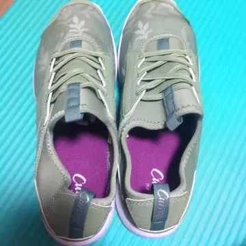 커브스 모스그린 슬립온 스니커즈 25.0cm