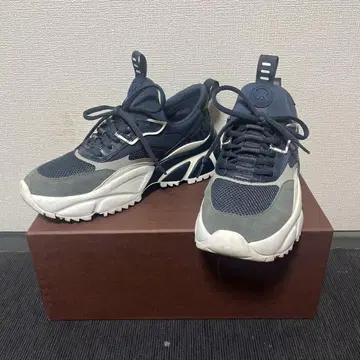 새상품급! MICHAEL KORS 통굽 스니커즈 네이비 27cm 정도