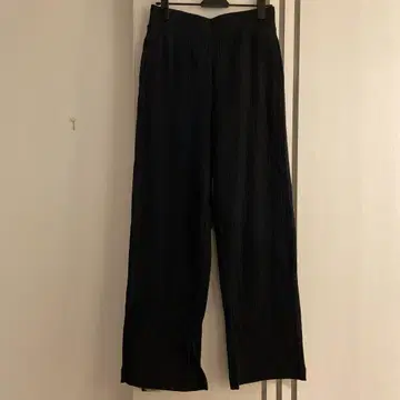 UNIQLO 와이드 리브 슬릿 스트레이트 팬츠 블랙