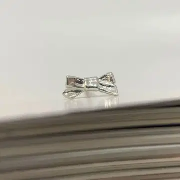 lanie ribbon body earring straight 14G