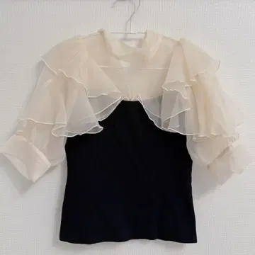 LILY BROWN 오간자 도킹 니트탑