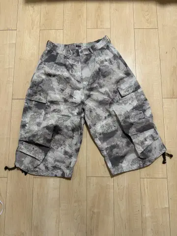 LES SIX 25ss dangerous camo shorts