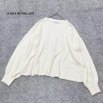 [어 데이 인 더 라이프] 크루넥 니트 아이보리