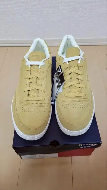 미사용 새상품 Reebok club c 머스타드