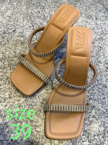 [미사용 새상품] ZARA 스톤 레더 샌들 자라 뮬