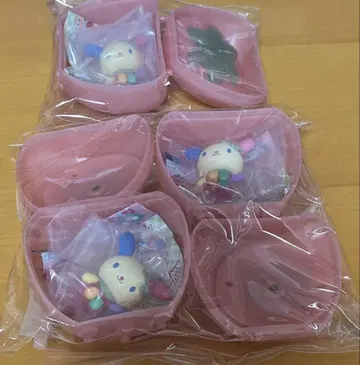 딸기 프렌즈 산리오 우사하나 피규어 마스코트