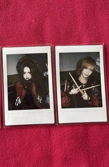 Royz 쿠이나 씨 토모야 씨 폴라로이드 사진 2매 세트