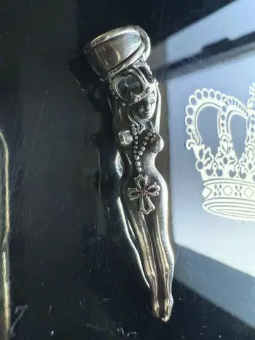 Justin Davies 탑 루비 공식 매장