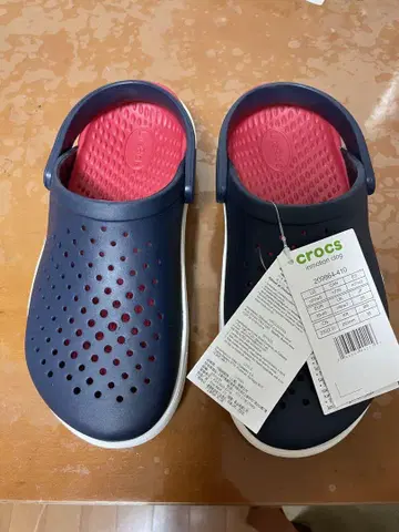 [미사용 새상품] Crocs 인모션 크로그 네이비 25cm 209964