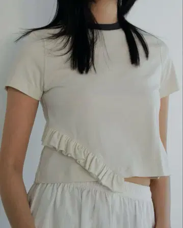 택 포함 anuke Compact Frill T-shirts 앤유크