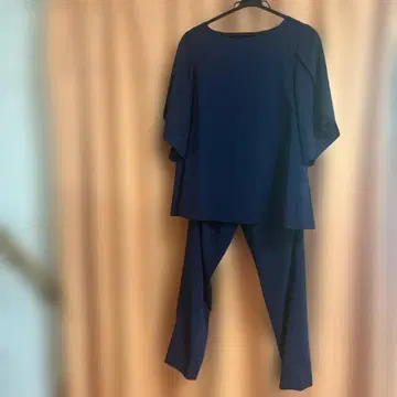 네이비 프릴 소매 셋업