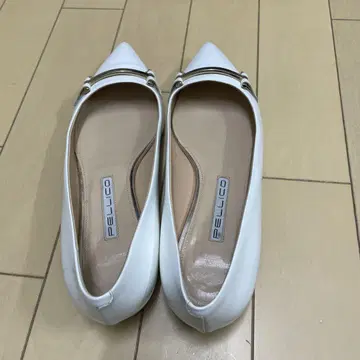 PELLICO 화이트 펌프스