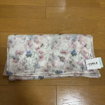 [새상품] FURLA 꽃무늬 스톨 봄/여름 실크 손세탁 가능