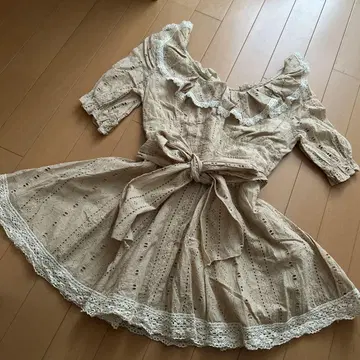 리즈리사 레이스 미니 원피스