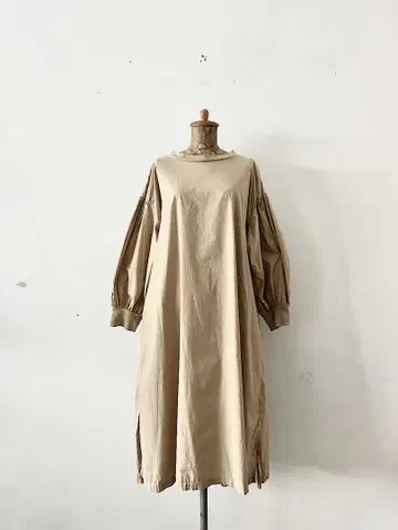 Brocante 벌룬 슬리브 트리코 원피스 사이즈 2 베이지