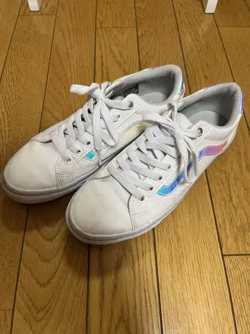 Vans 화이트 스니커즈 오로라