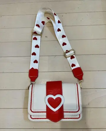 하트 스퀘어 숄더백