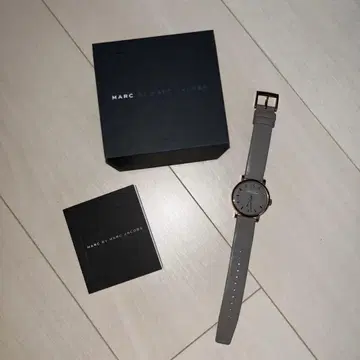 Marc Jacobs 마크제이콥스 손목시계 그레이