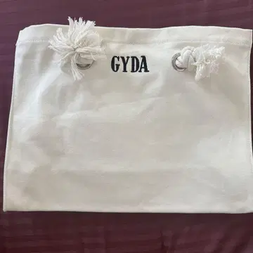 GYDA 화이트 토트백