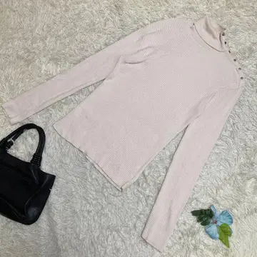 새상품급 아르마니 익스체인지 터틀넥 리브 니트 화이트 어깨 버튼 XL