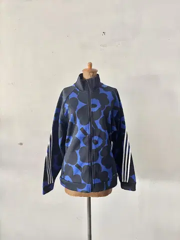[북유럽] adidas x marimekko 트랙 자켓 사이즈 XL