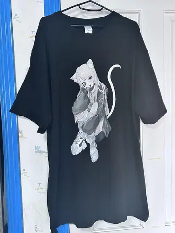 벨로티카 후유무라 하쿠 생탄 T셔츠 2025
